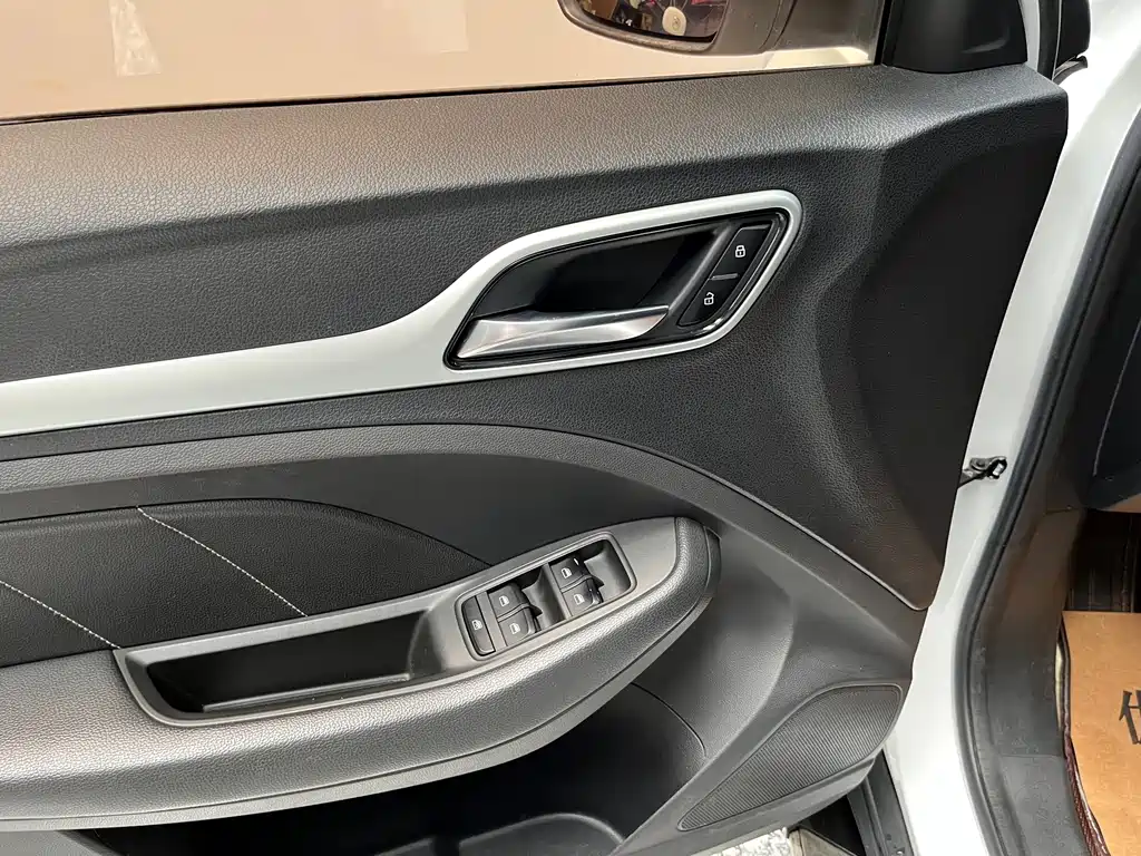 MG ZS 1.5 L Auto Luxury CN-V
