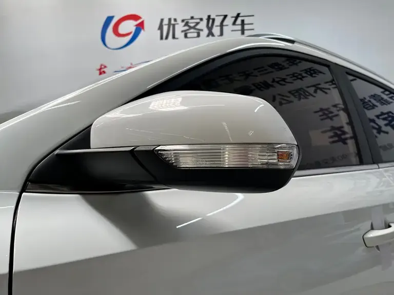 MG ZS 1.5 L Auto Luxury CN-V
