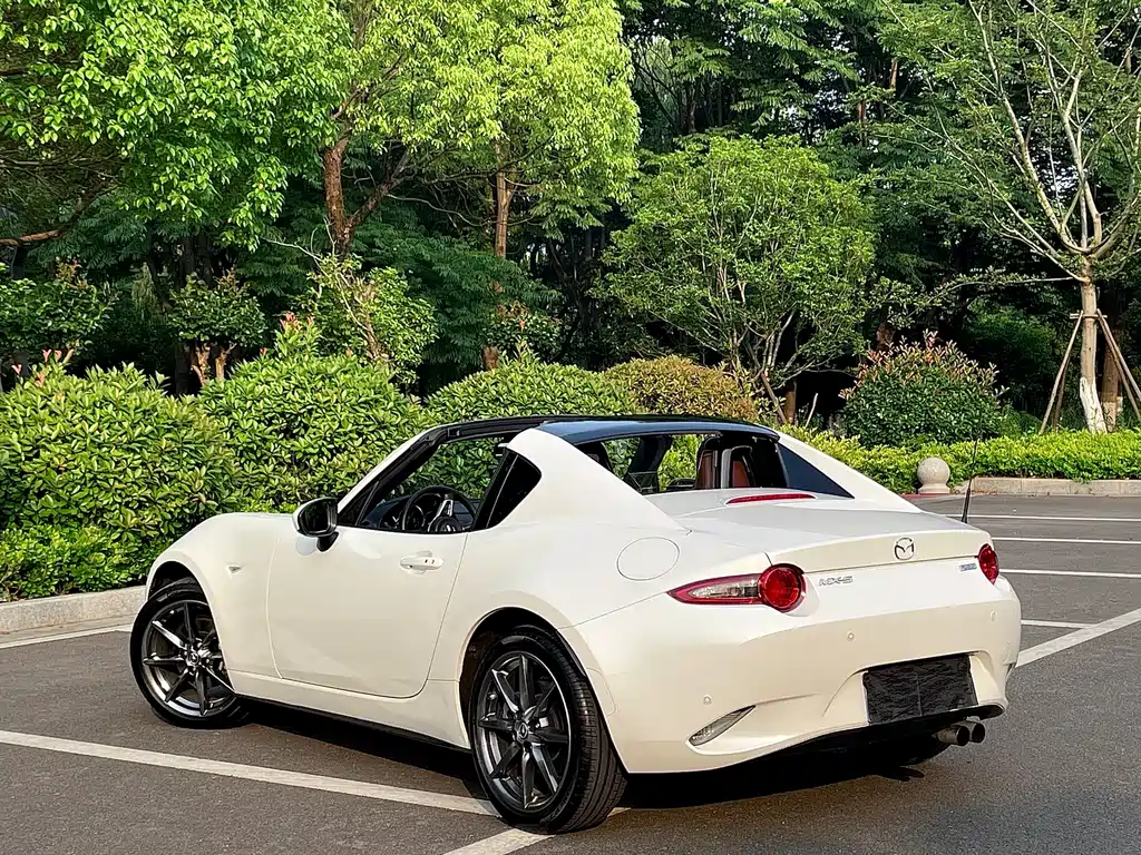 Mazda MX-5 马自达MX-5 2018款 2.0 L RF 珍珠白