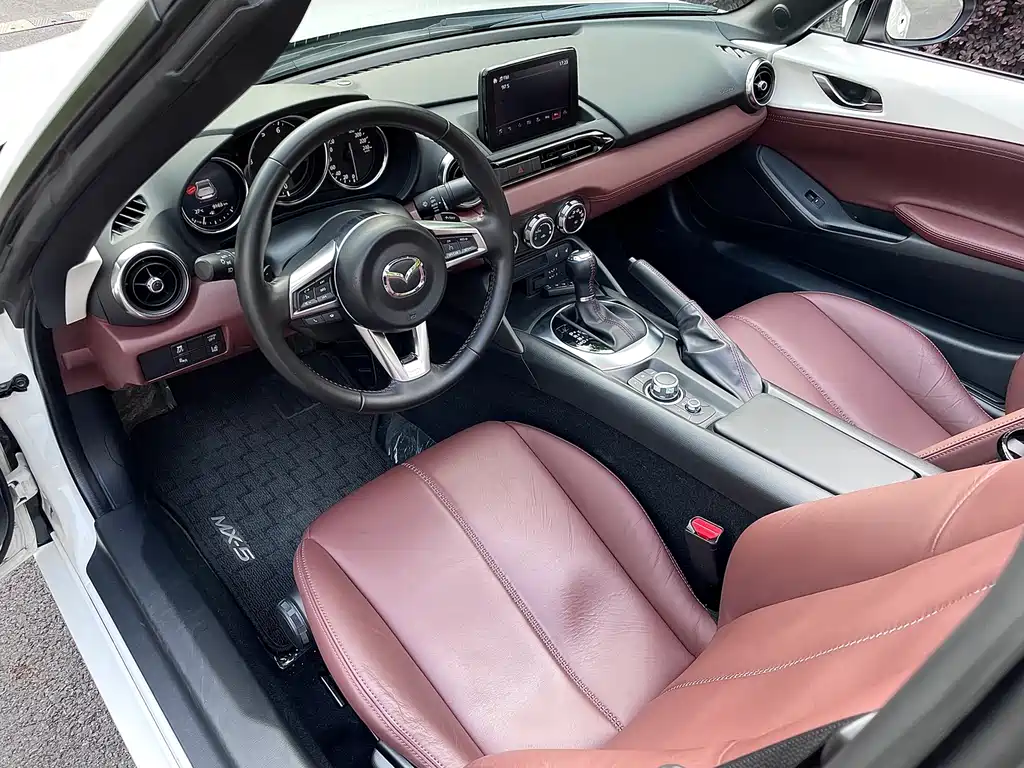 Mazda MX-5 马自达MX-5 2018款 2.0 L RF 珍珠白
