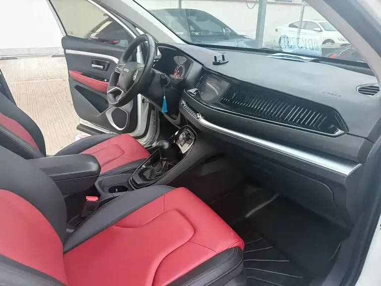 Haval H2 s 哈弗H2 s 2018款 红标 1.5 T 双离合豪华型