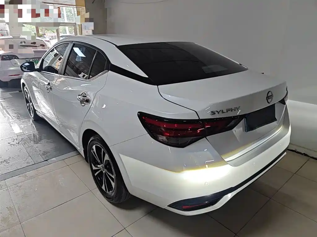 Sylphy Facelift 1.6 L CVT Joy