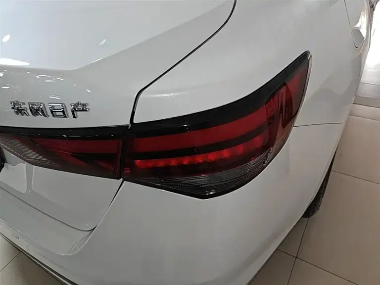 Nissan Sylphy Facelift 1.6 L CVT Joy