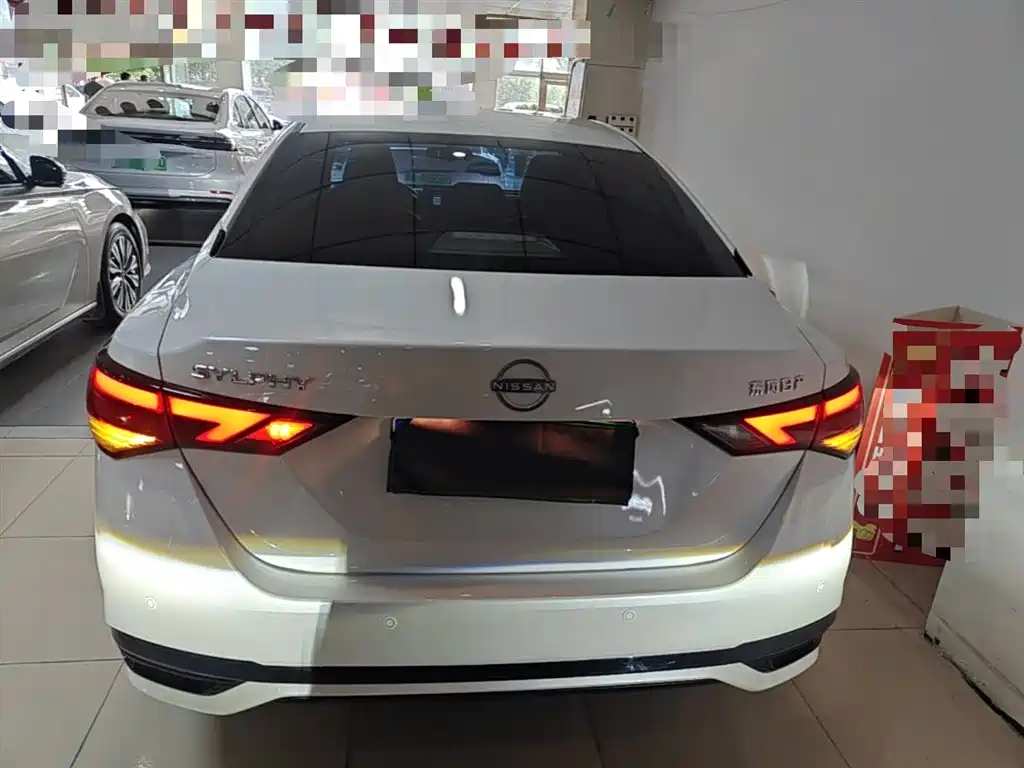 Sylphy Facelift 1.6 L CVT Joy