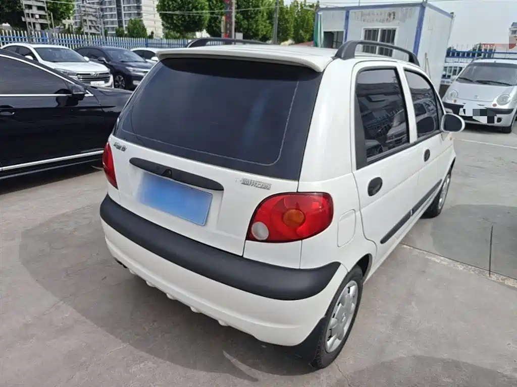 Lechi Facelift 1.0 L Manual P-TEC Standard