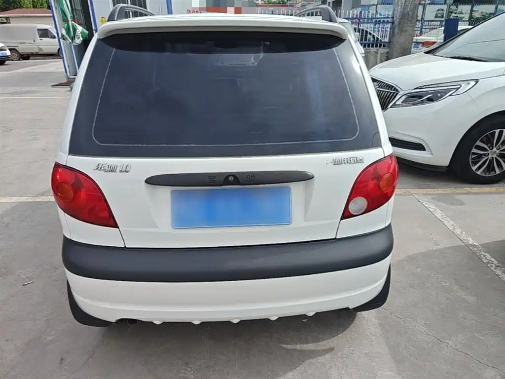 Lechi Facelift 1.0 L Manual P-TEC Standard