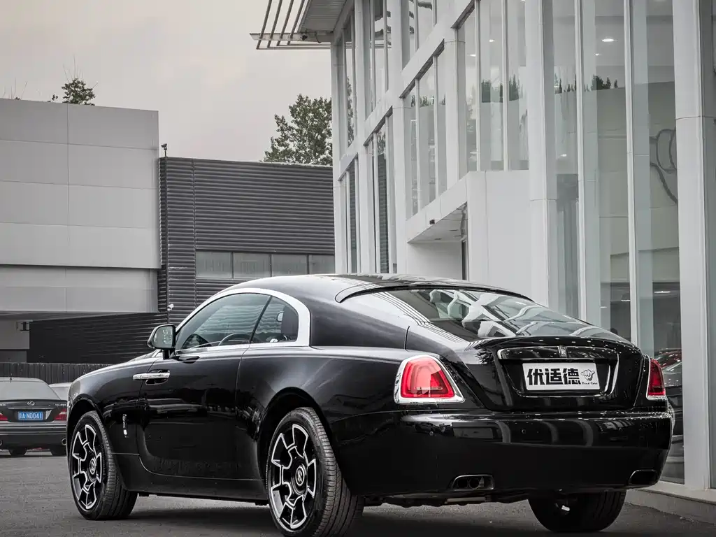 Wraith 6.6 T Black Badge
