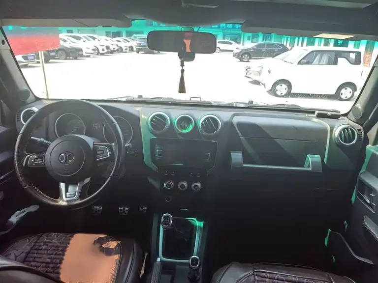 BAIC BJ40 40 L 2.0 T Manual 4 WD Distinguished
