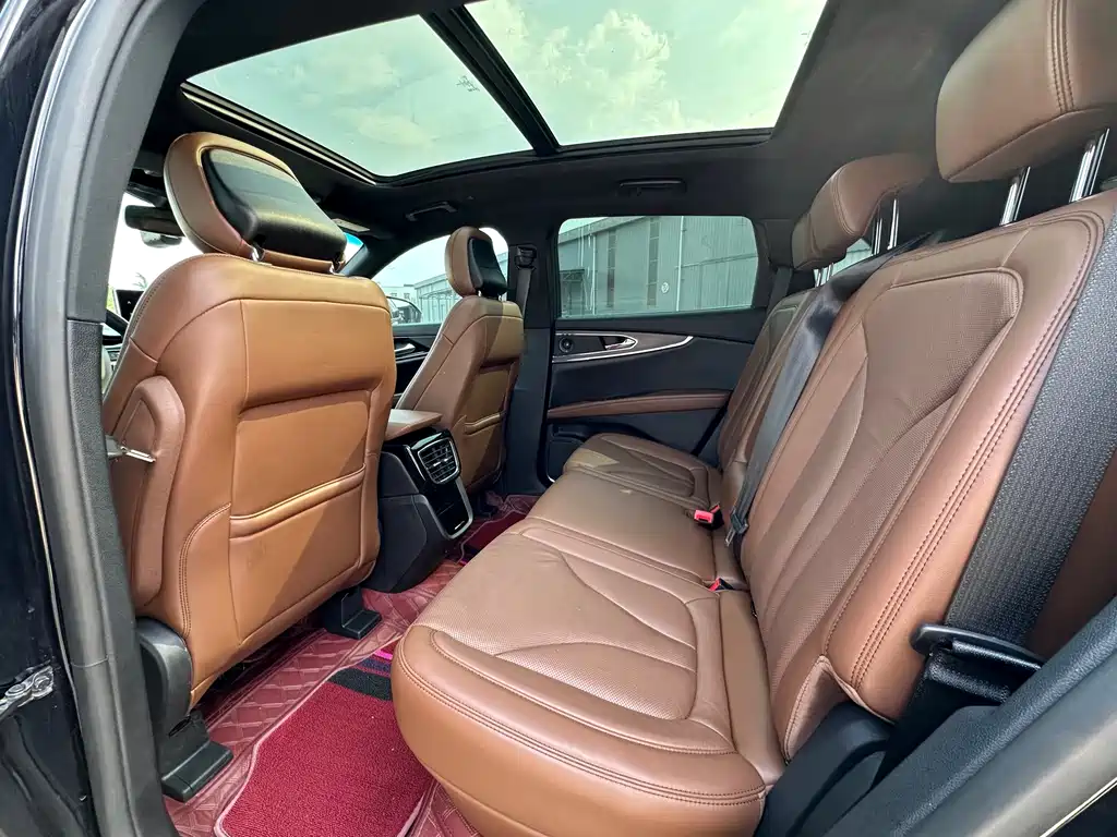 Nautilus 2.0 T 4 WD Graceful