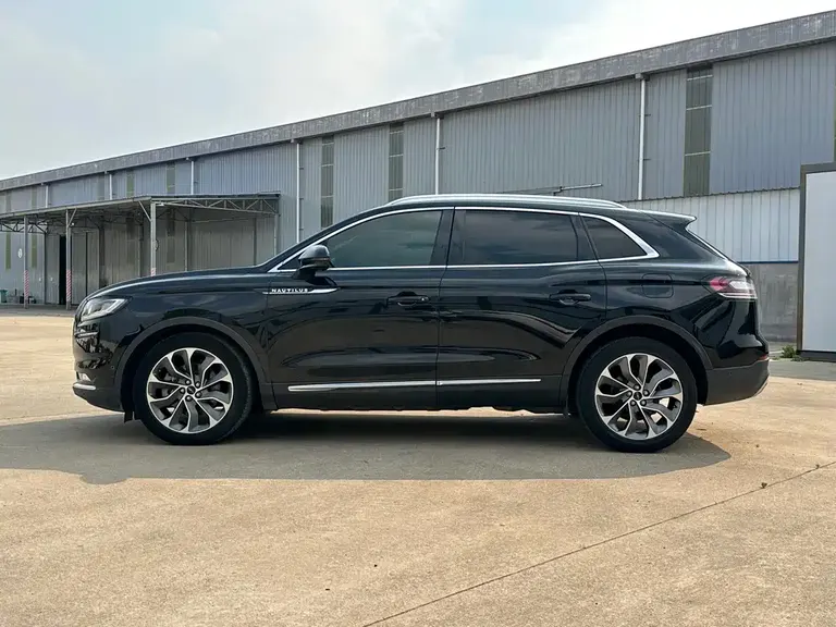 Lincoln Nautilus 2.0 T 4 WD Graceful