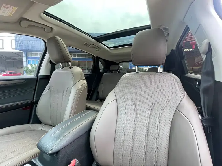 Ford Escape EcoBoost 245 2 WD Smart Home Enjoyment