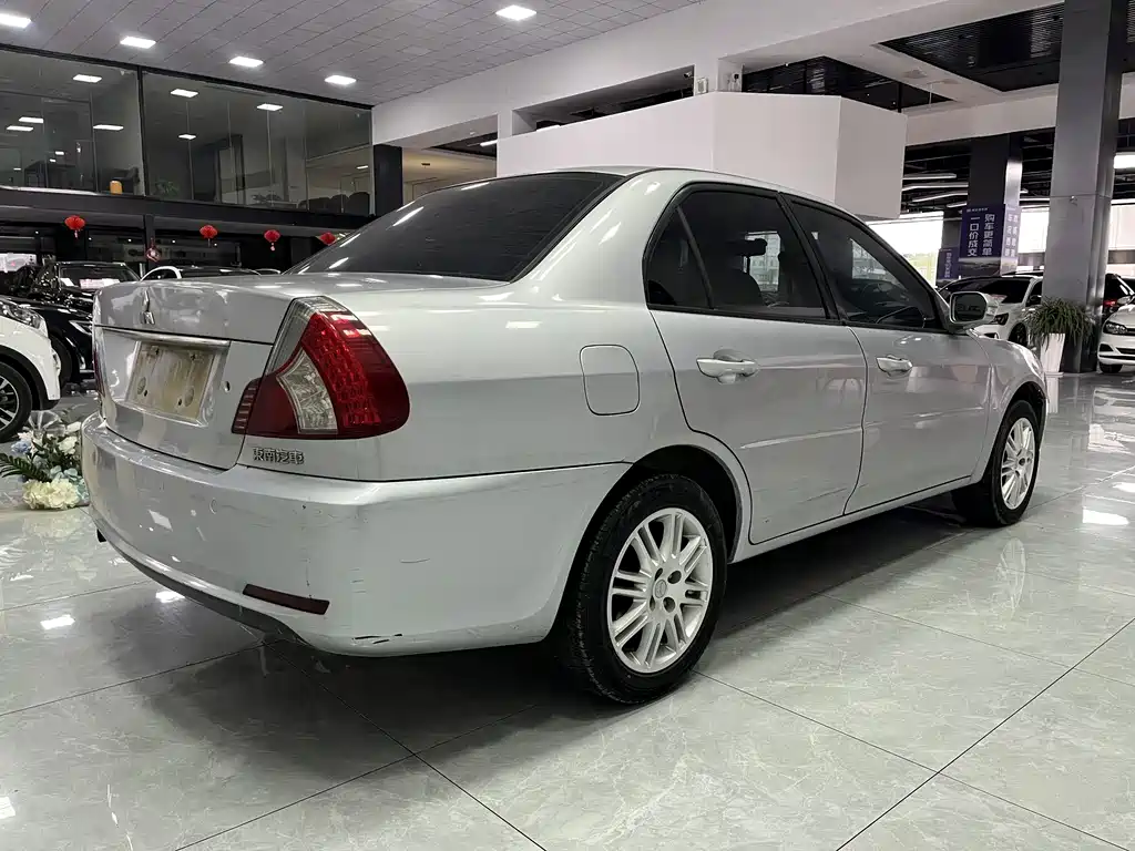 Lancer 蓝瑟 2012款 1.6 L 手动舒适版SEi