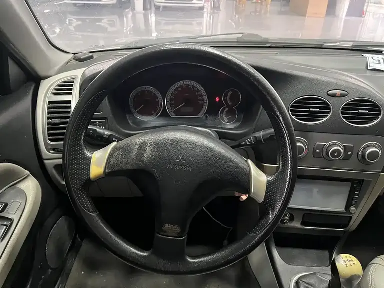 Mitsubishi Lancer 蓝瑟 2012款 1.6 L 手动舒适版SEi