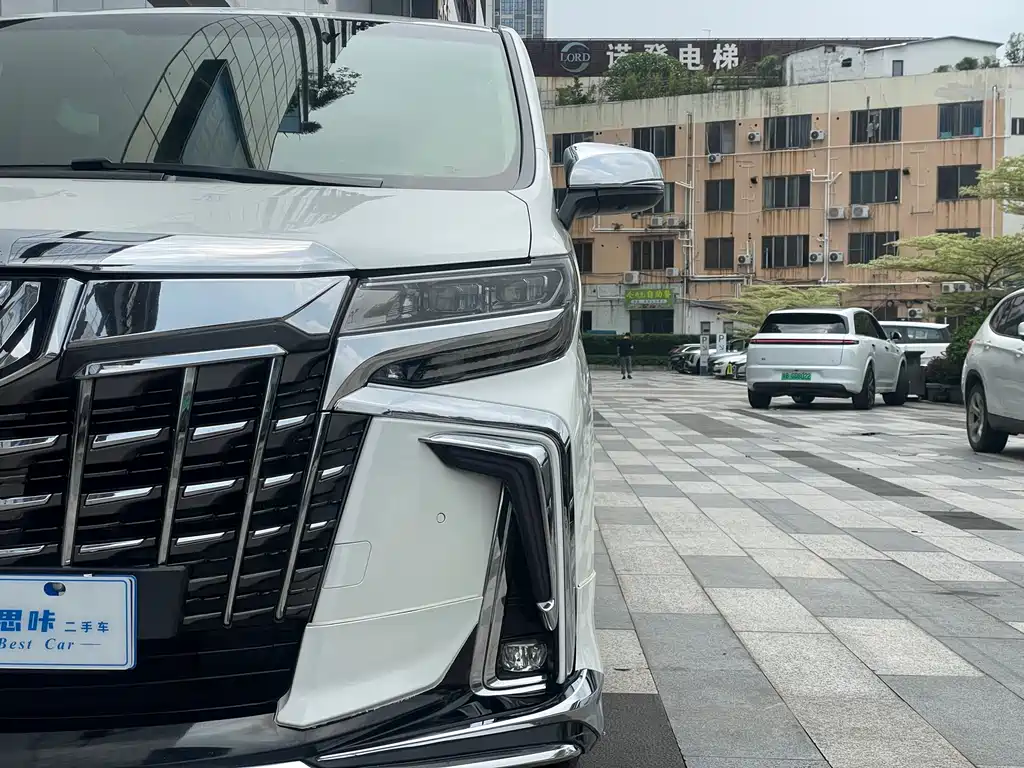 Alphard 3.5 L Luxury