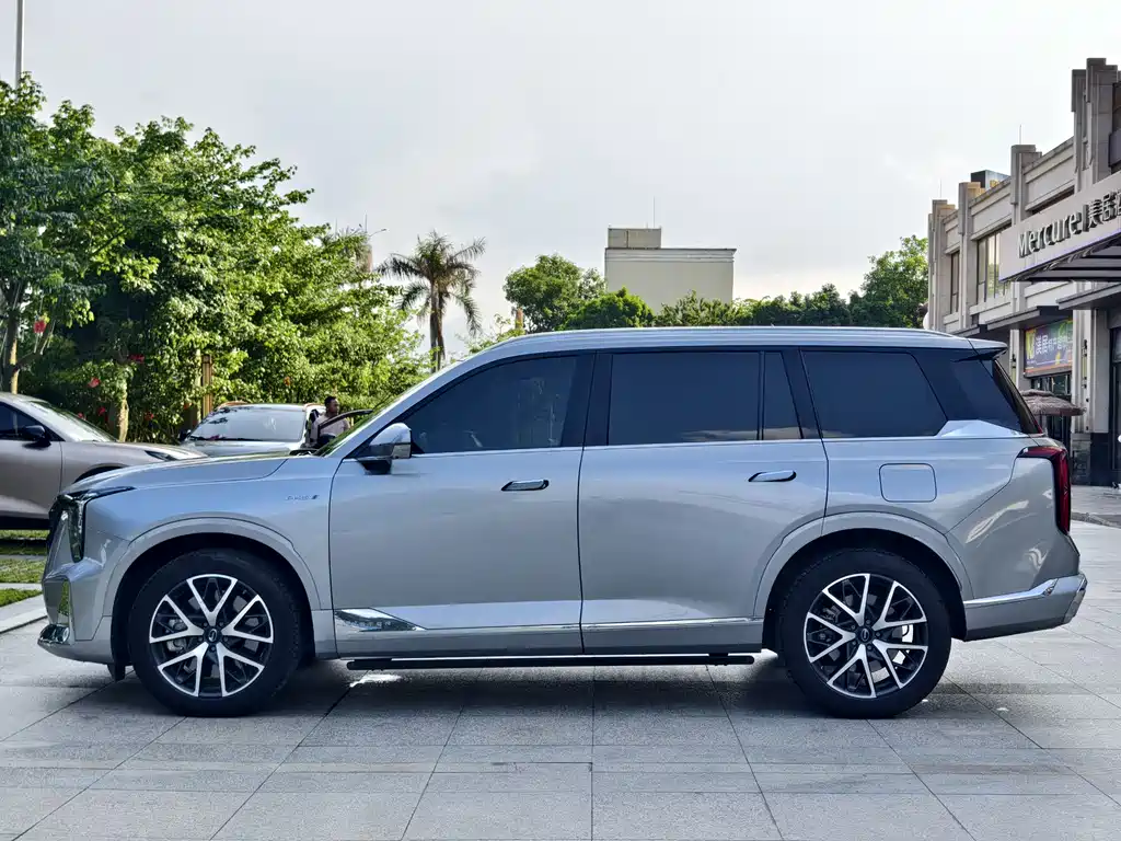 Trumpchi ES9 PHEV 143 km Pro