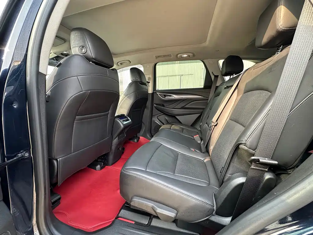 Enclave 28 T 2 WD Distinguished