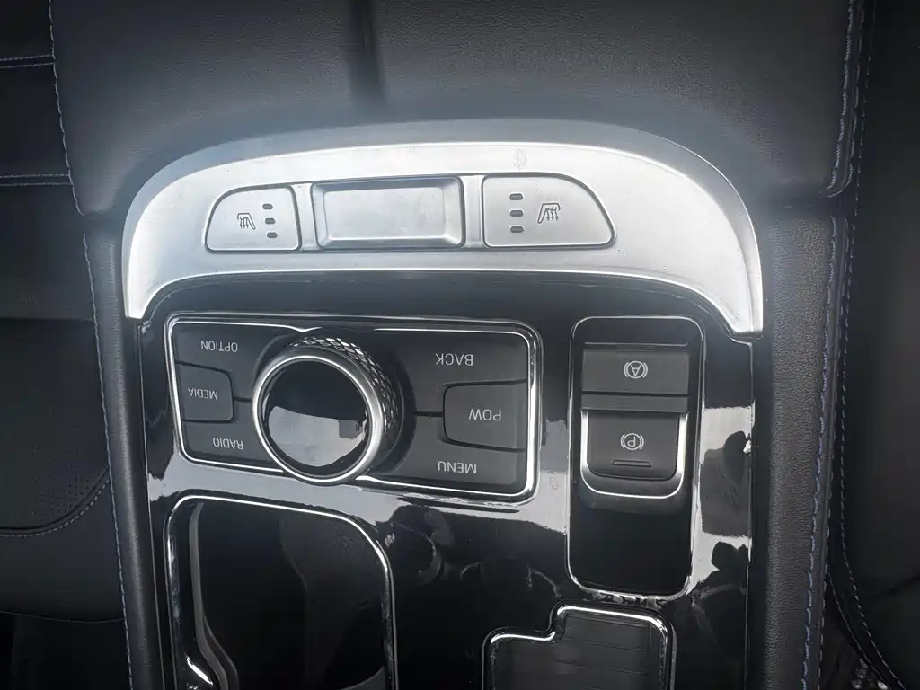 BAIC BJ40 PLUS 2.0 T Auto 4 WD City Hunter