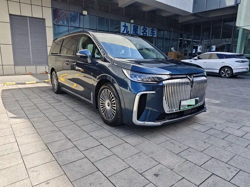 Voyah Dreamer PHEV 4 WD Flagship Kunpeng