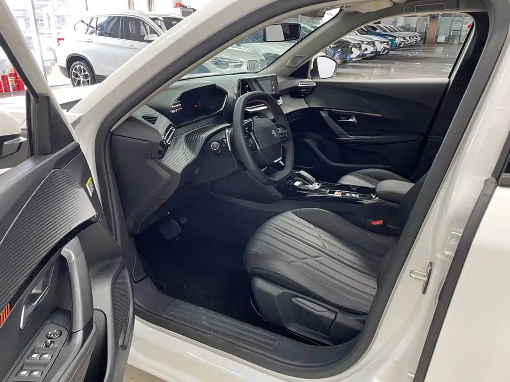 Peugeot 2008 2022 230 THP THE ONE