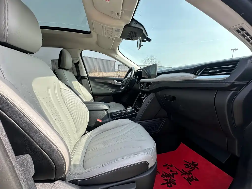 Escape EcoBoost 245 2 WD Shine Enjoyment