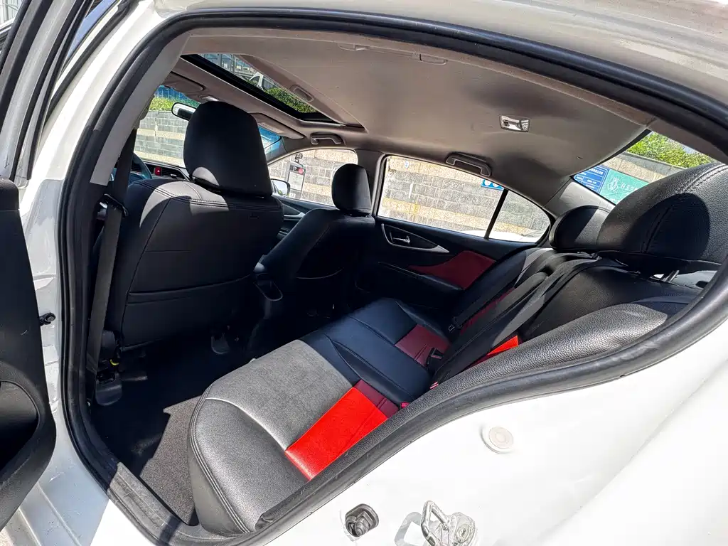 Crider 1.8 L CVT Luxury