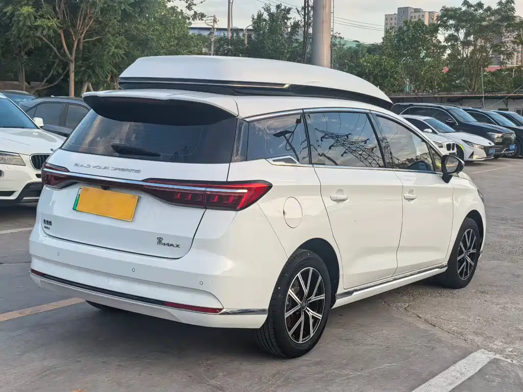 Song MAX NEV DM-i 105 KM Executive