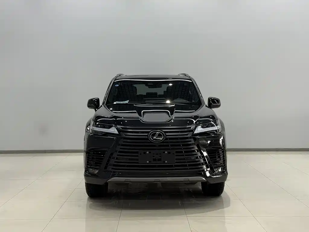 Lexus LX 700 h OVERTRAIL