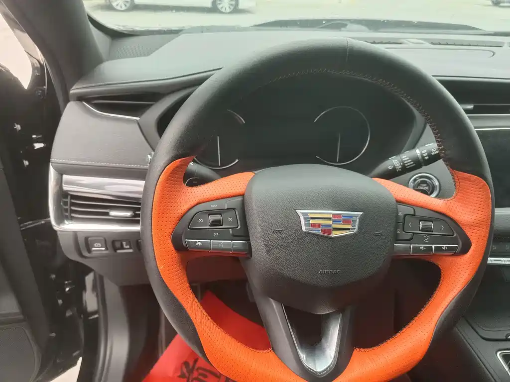 Cadillac XT4 28 T 2 WD Tech