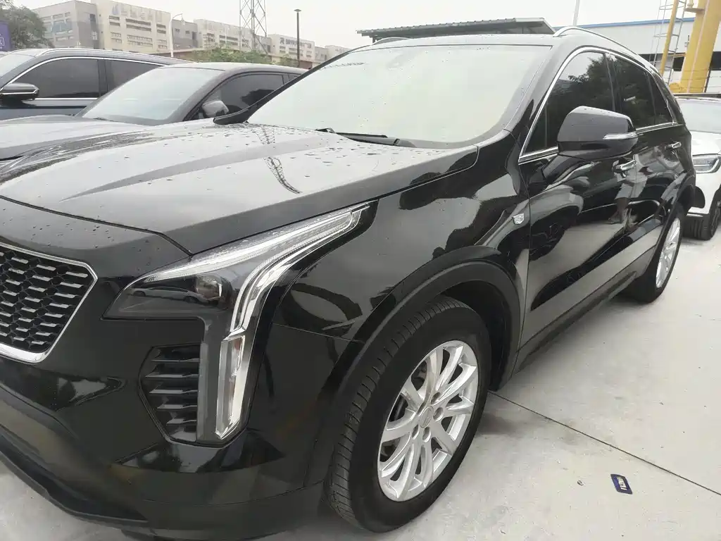 Cadillac XT4 28 T 2 WD Tech