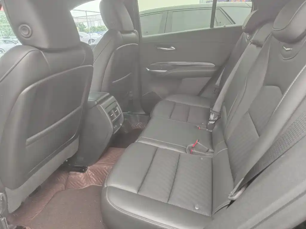 Cadillac XT4 28 T 2 WD Tech