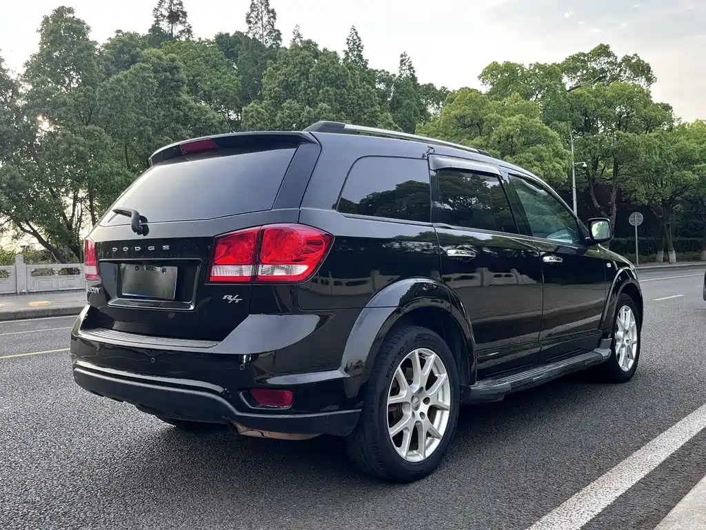 Journey 2.4 L 2 WD Premium Style