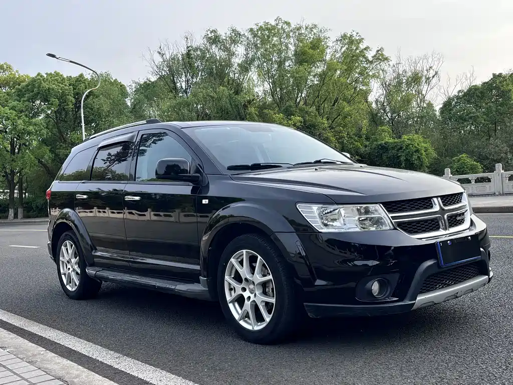 Journey 2.4 L 2 WD Premium Style