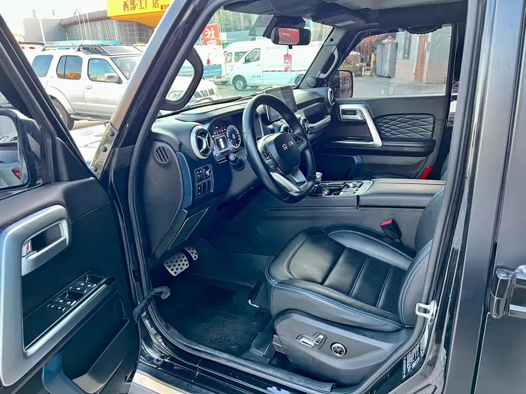 BAIC BJ40 2.0 T Auto 4 WD City Hunter Swordsman