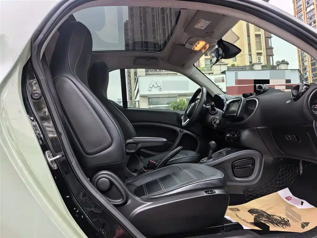 smart fortwo 0.9 T 66 kW Hardtop Pioneer