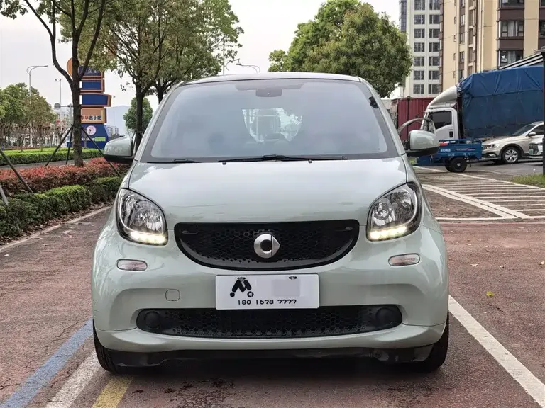 smart fortwo 0.9 T 66 kW Hardtop Pioneer