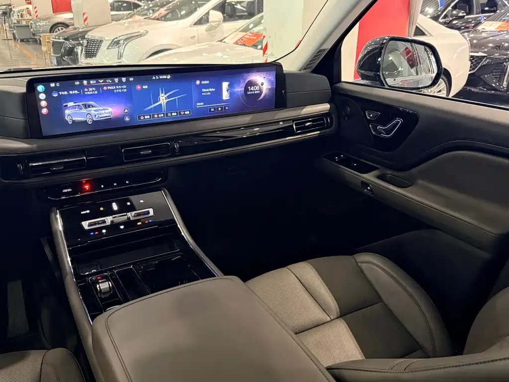 Aviator 3.0 T V6 4 WD Noble Elegant 6-seat