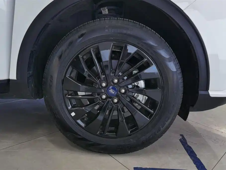 Escape EcoBoost 245 2 WD Shine Enjoyment