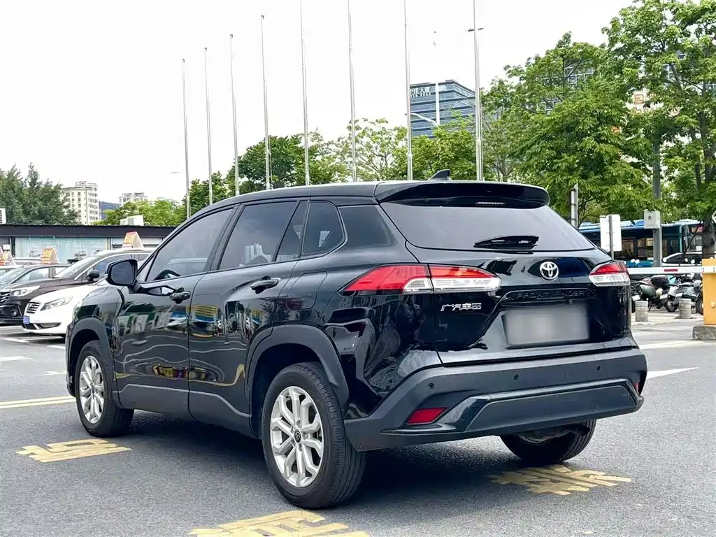Frontlander 2.0 L CVT Leading