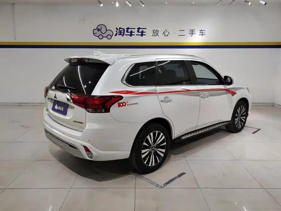 Outlander 2.4 L 4 WD Enjoyment 5-seat
