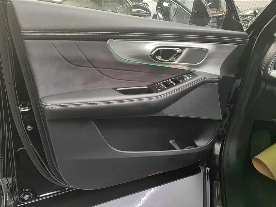Trumpchi ES9 PHEV 143 km Max