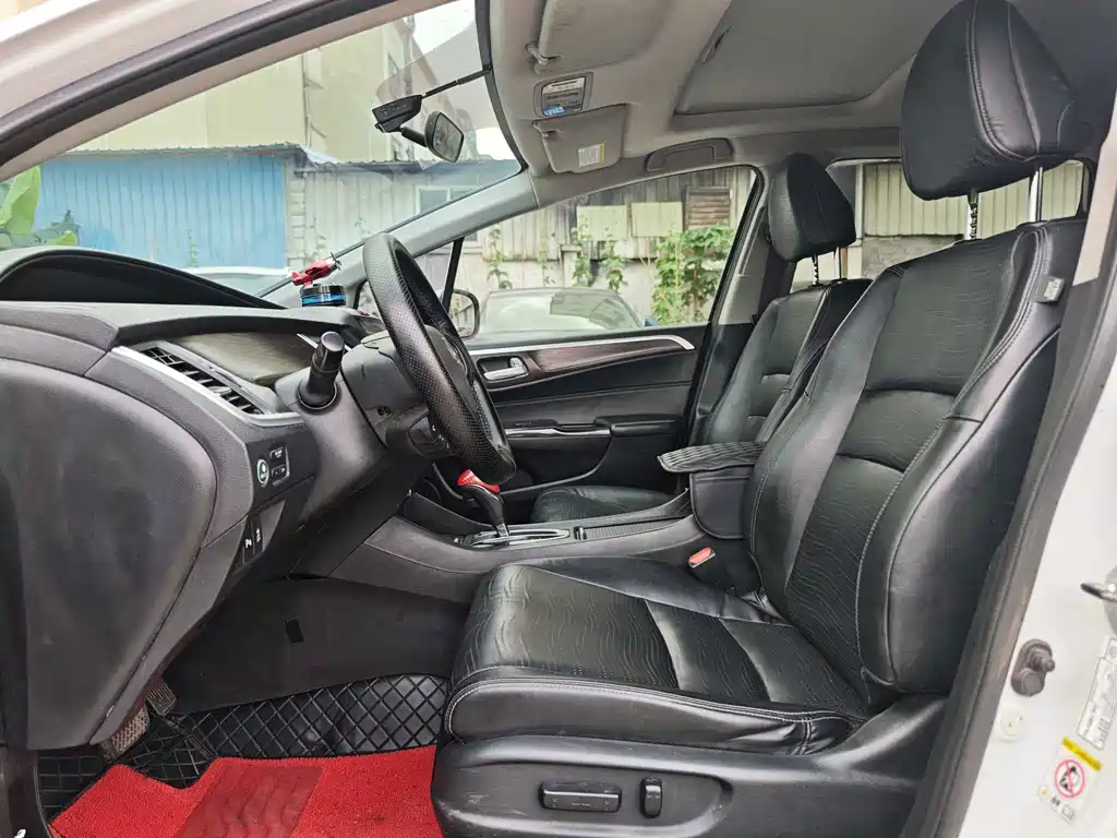 Jade 1.8 L CVT Luxury 5-seat