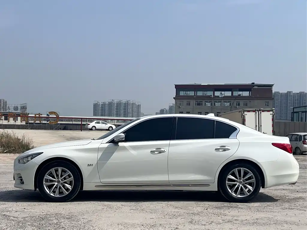 Infiniti Q50 L 2.0 T Joy