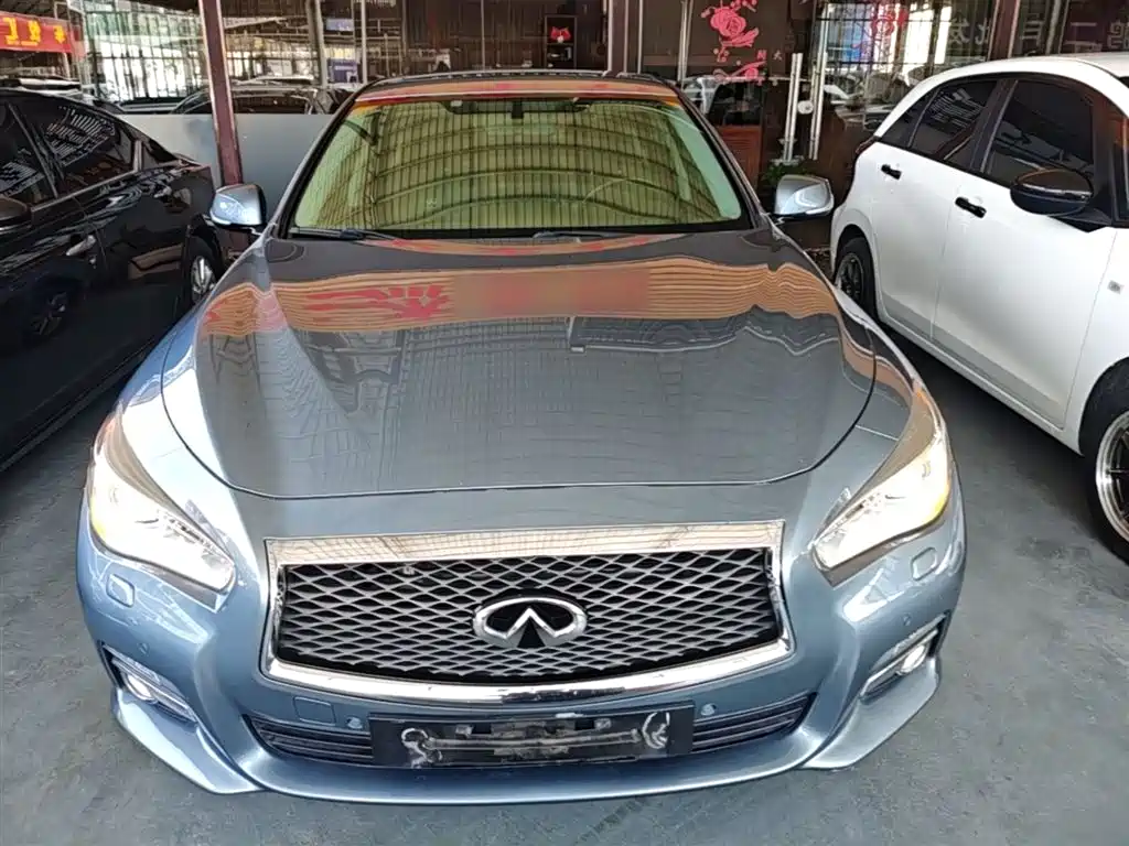 Infiniti Q50 2.0 T Comfort