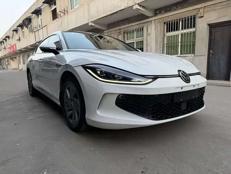 Volkswagen Lamando Lamando L 280 TSI DSG Dazzle Hot