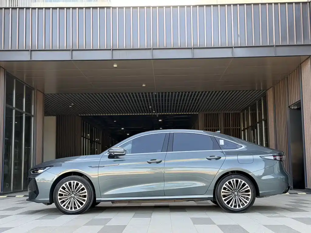 Fengyun A8 L 风云A8 L 2025款 1.5 TGDI 145 km 标准型