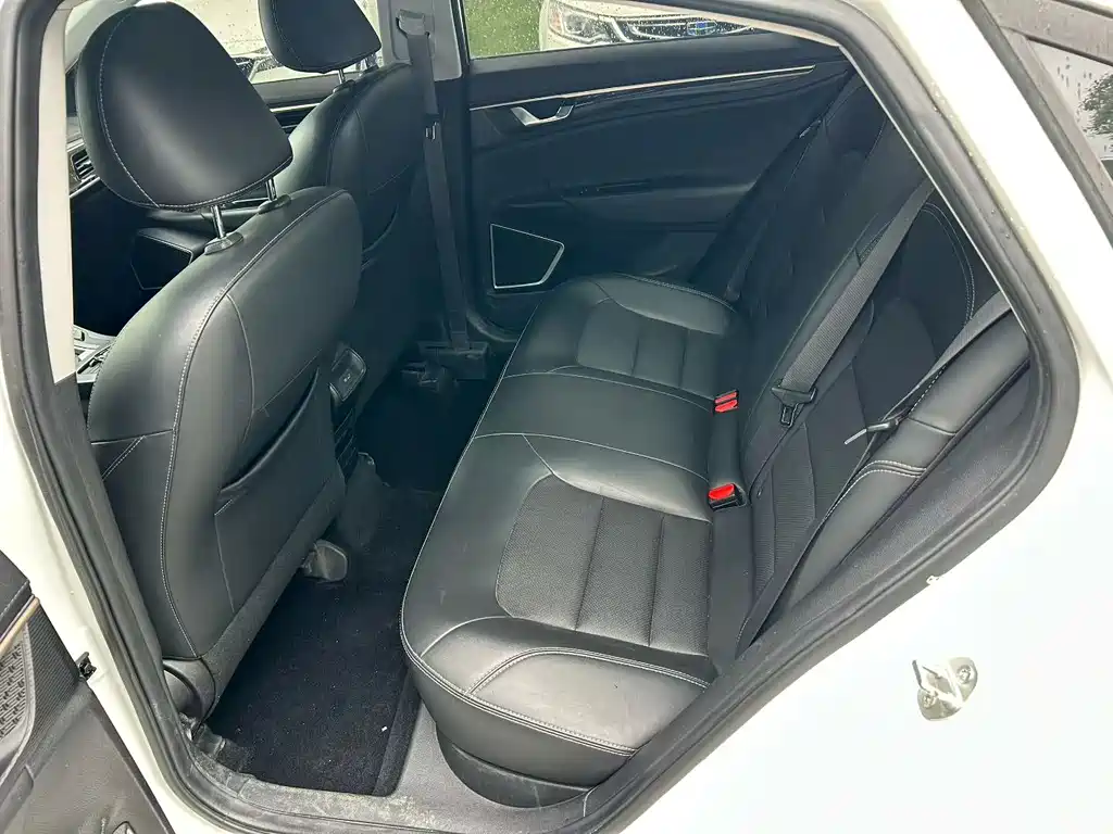 Emgrand GL 1.4 T CVT Luxury