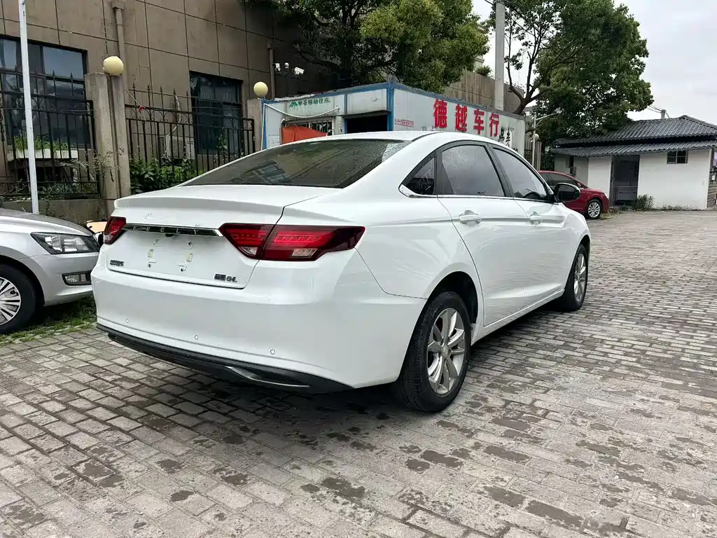 Emgrand GL 1.4 T CVT Luxury