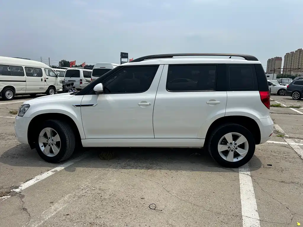 Yeti TSI280 DSG Forward