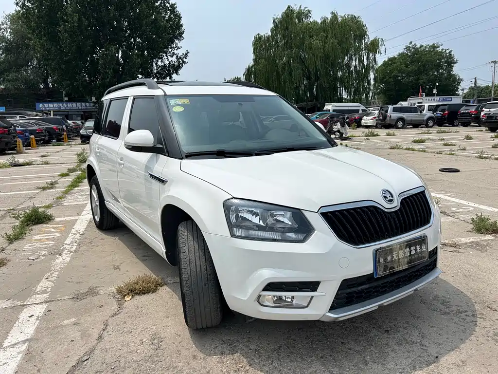 Yeti TSI280 DSG Forward