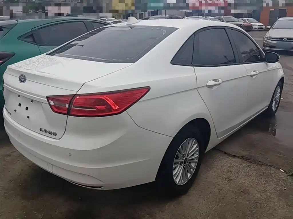 Escort 1.5 L Auto Comfort